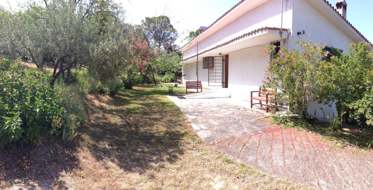 Secluded 1.8 Acre Garden Villa, For Exclusive Use With Stunning Views. Kalandra Esterno foto